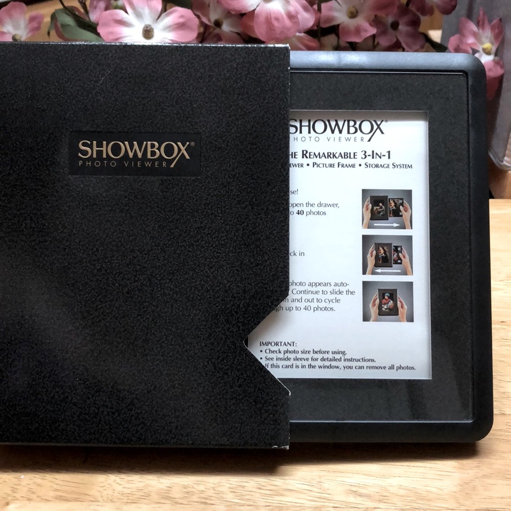 New  3-In-1 Photo Storage/Viewer/Frame Holds Up to 40ct. “4X6” Photos